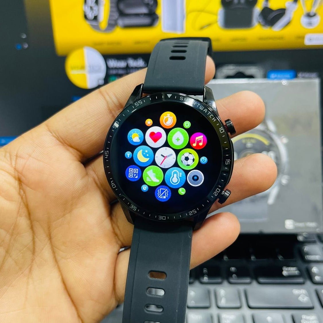 Yolo Fortuner Smart Watch | Bluetooth Calling | Black Color