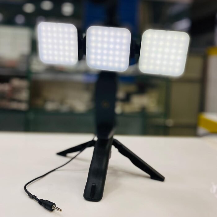 AY-49 Vlogging Kit with 3 Focus Lights & Mic.