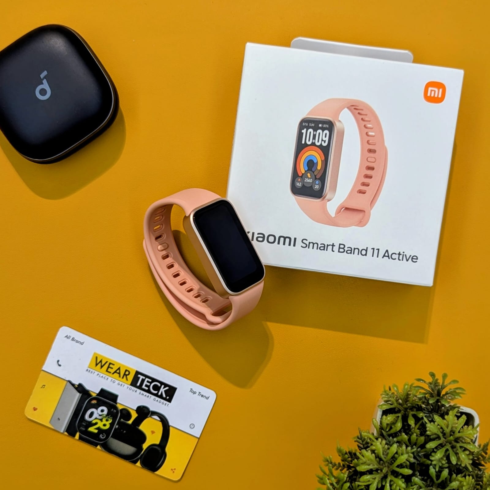- Xiaomi Smart Band 11 Active